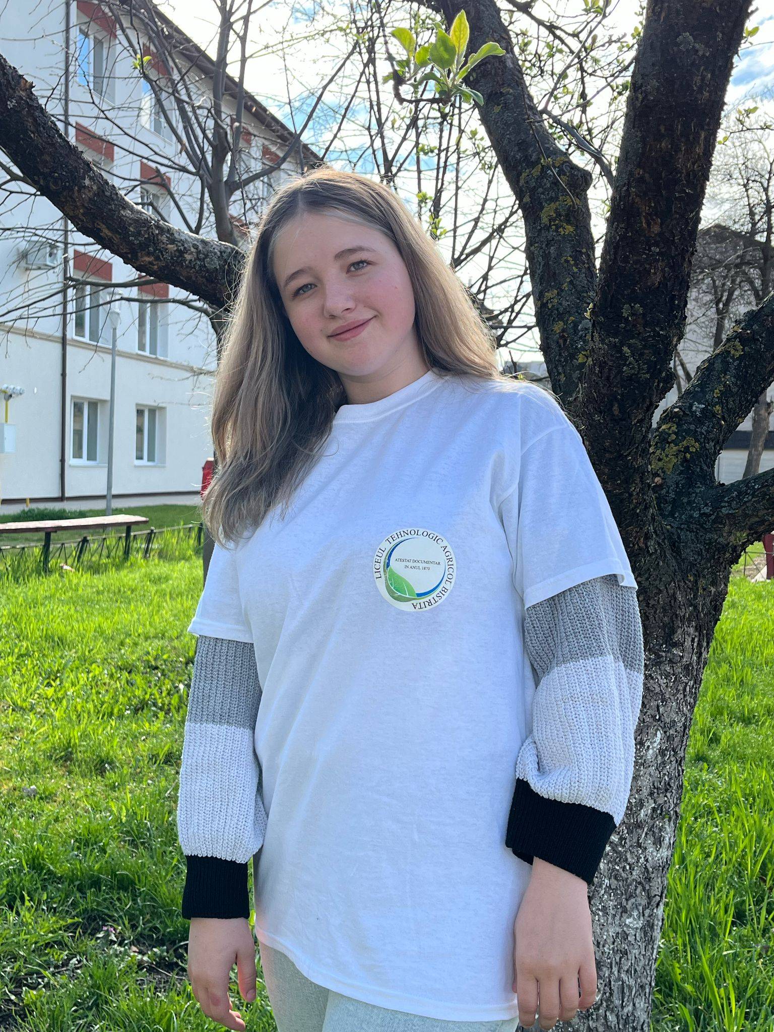 Simona, eleva care descoperă viitorul industriei alimentare pas cu pas